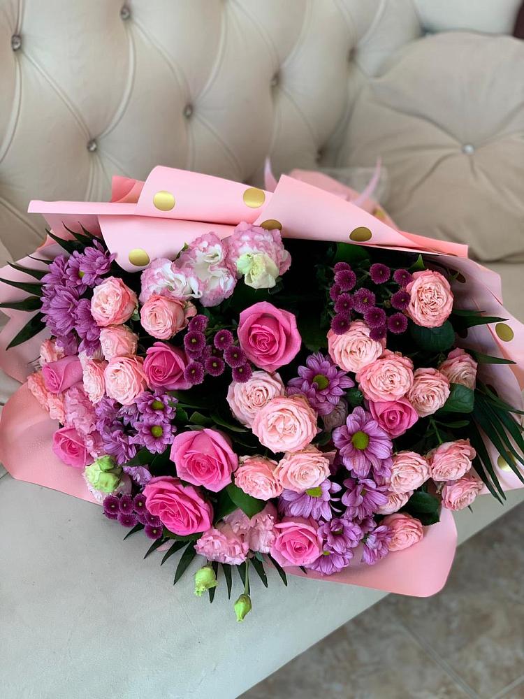 Букет цветов из: Хризантемы, Розы и Лизиантусы в Иловле