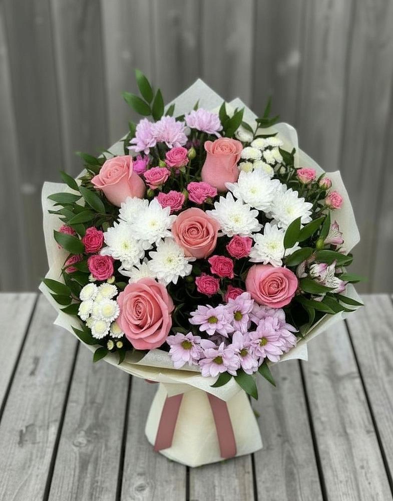Букет цветов из: Альстромерии, Гвоздики, Розы и Хризантемы в Иловле
