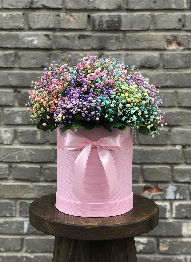 Цветочная композиция из Гипсофила и Розы в шляпной коробке в Иловле