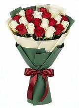 Букет Микс из красных и белых роз в Иловле