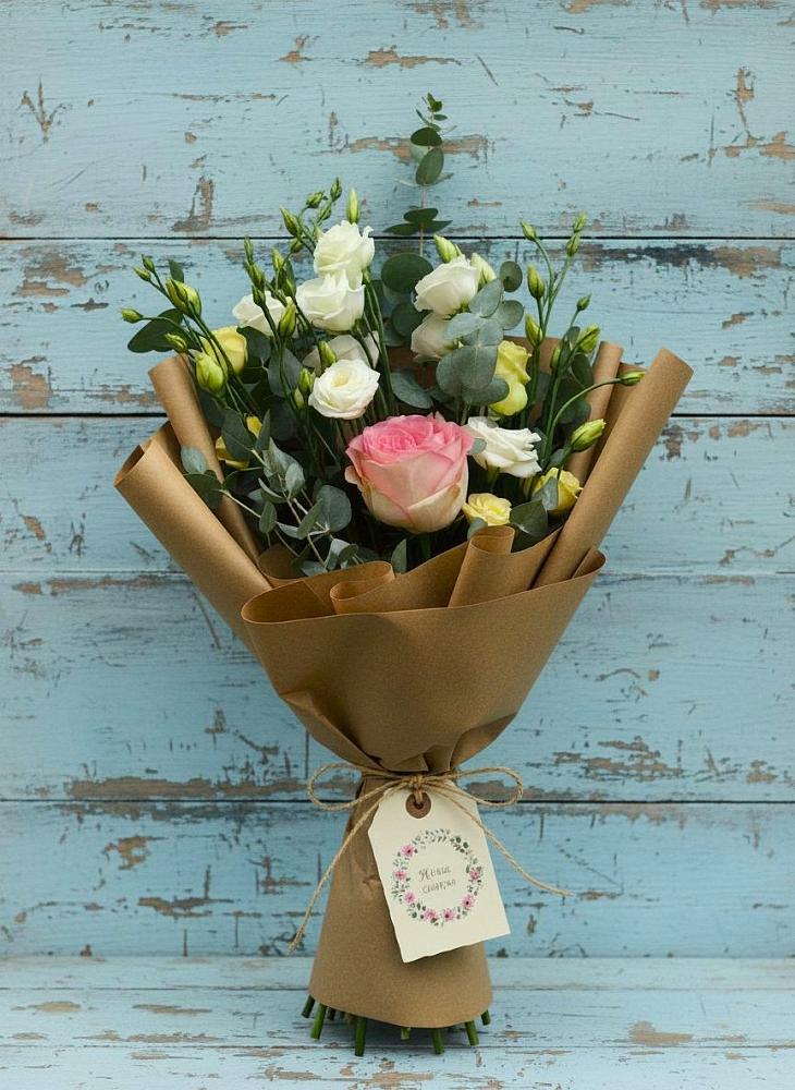 Букет цветов из: Розы и Лизиантусы в Иловле