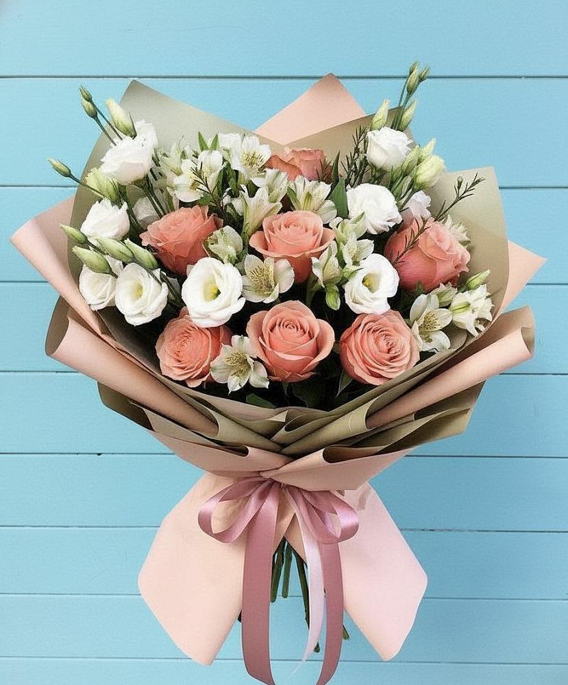 Букет цветов из: Розы, Альстромерии и Лизиантусы в Иловле