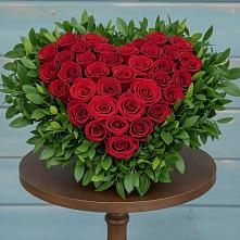 Цветочная композиция из Розы в виде сердца в Иловле