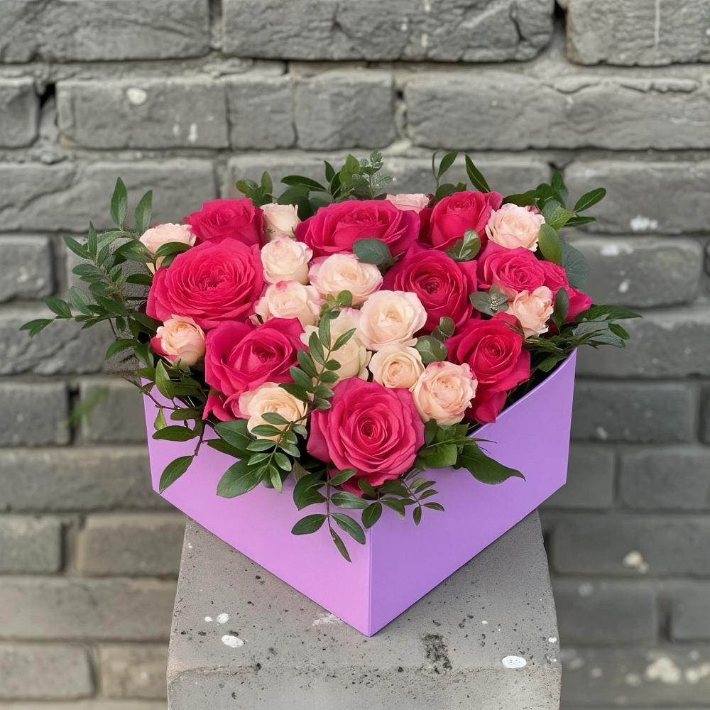 Цветочная композиция из Розы в коробке в Иловле