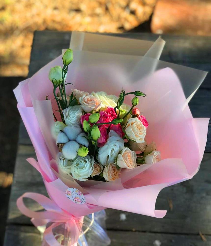 Букет цветов из: Розы и Лизиантусы в Иловле