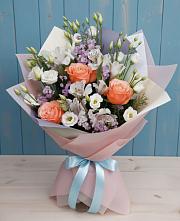 Букет цветов из:  Лизиантусы, Розы, Альстромерии и Гипсофила в Иловле