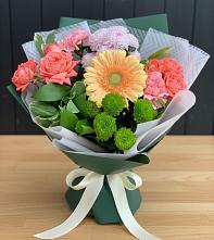 Букет цветов из:  Гвоздики, Розы, Герберы и Хризантемы в Иловле