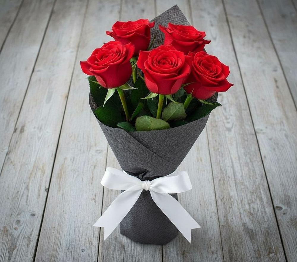 Букет 5 Красных роз Эдлесс Лав в Иловле