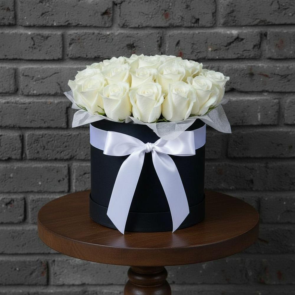 Цветочная композиция из Розы в шляпной коробке в Иловле