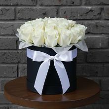 Цветочная композиция из Розы в шляпной коробке в Иловле