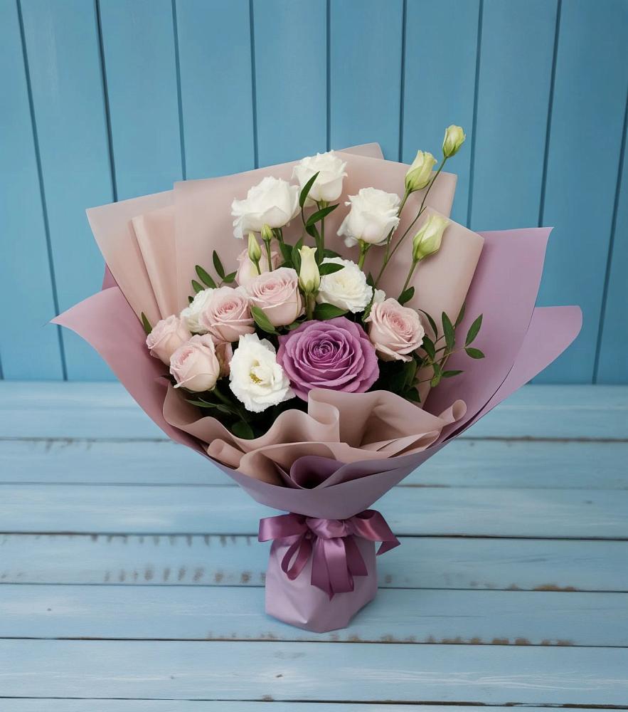 Букет цветов из: Розы и Лизиантусы в Иловле